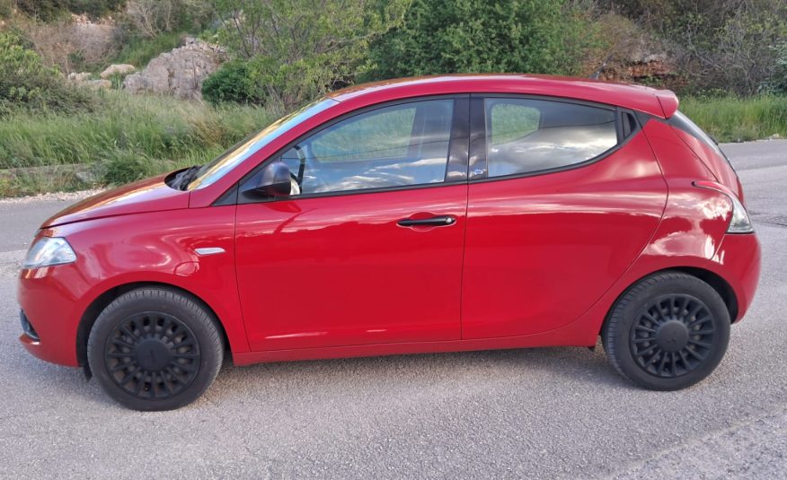 Lancia Ypsilon 1.2 69 CV 5 porte GPL Ecochic Elefantino Blu