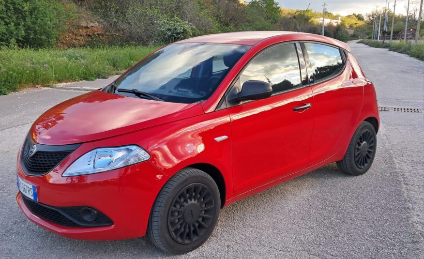 Lancia Ypsilon 1.2 69 CV 5 porte GPL Ecochic Elefantino Blu