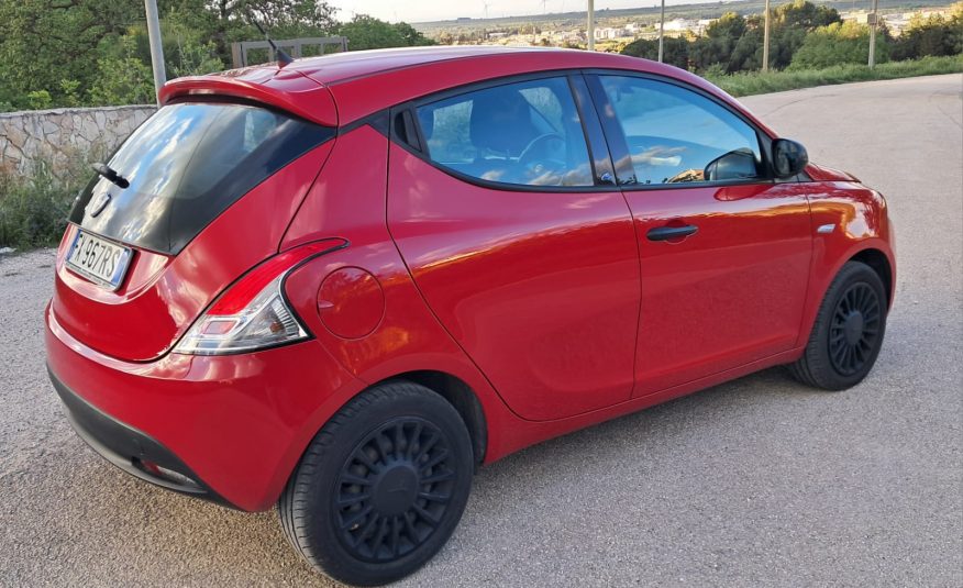 Lancia Ypsilon 1.2 69 CV 5 porte GPL Ecochic Elefantino Blu