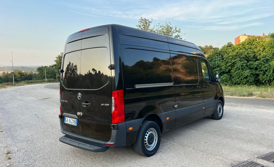 Mercedes Benz Sprinter (IVA ESPOSTA)