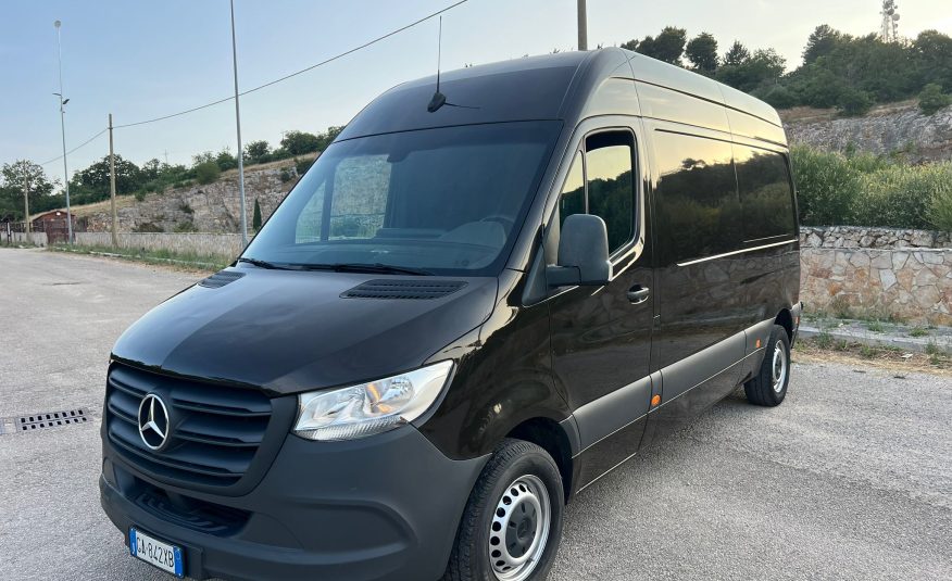 Mercedes Benz Sprinter (IVA ESPOSTA)