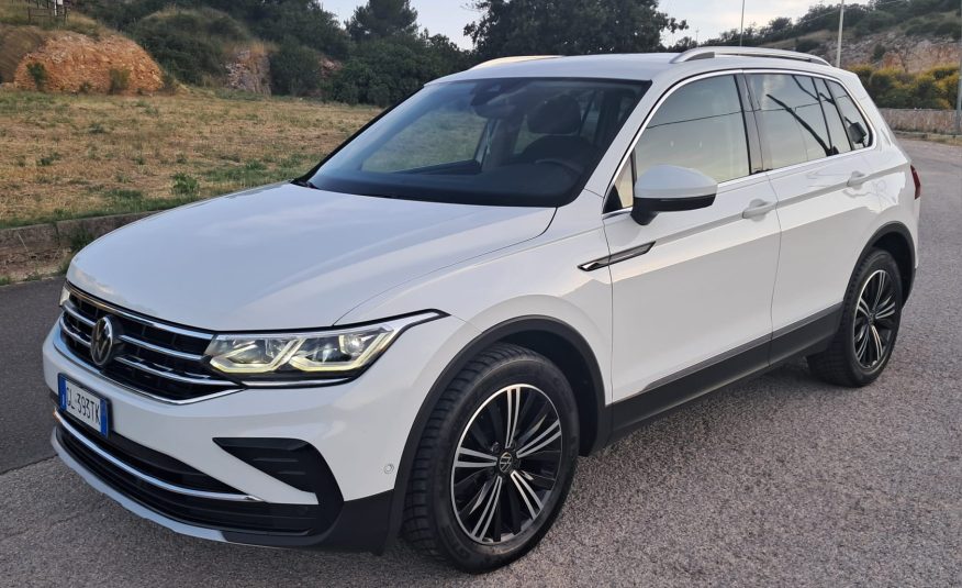 Volkswagen Tiguan 2.0 TDI 150 CV SCR DSG R-Line (IVA ESPOSTA)