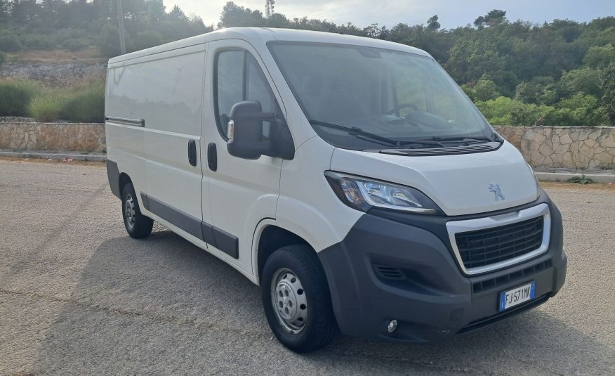 Peugeot Boxer (doppia porta laterale)