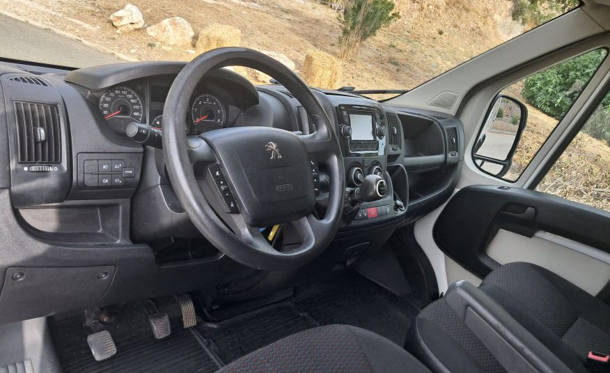 Peugeot Boxer (doppia porta laterale)