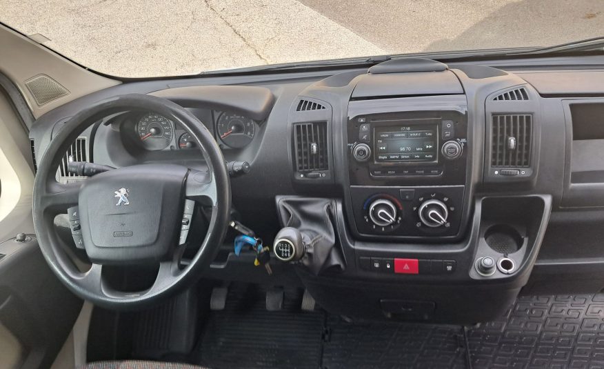 Peugeot Boxer (doppia porta laterale)