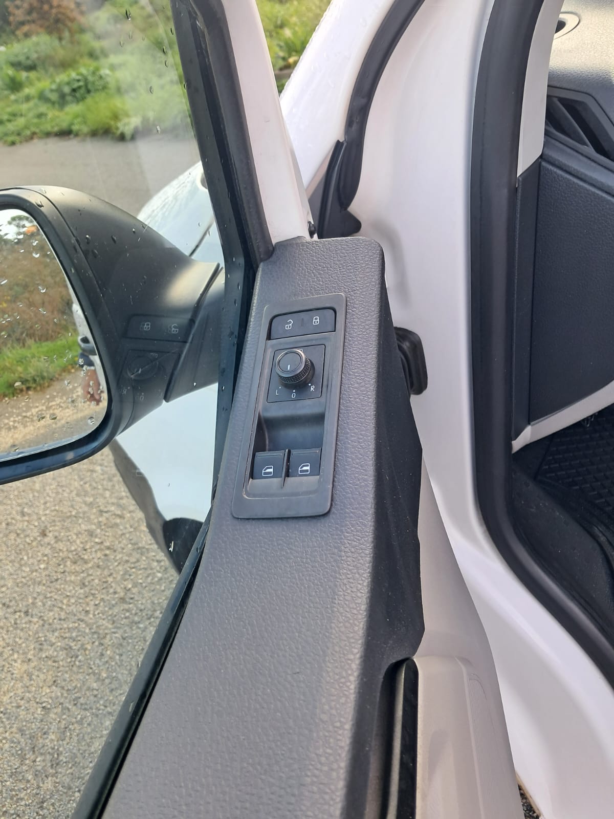 Volkswagen Caravelle 2.0 TDI – 9 posti (Iva Esposta)