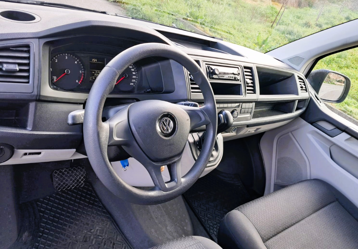 Volkswagen Caravelle 2.0 TDI – 9 posti (Iva Esposta)