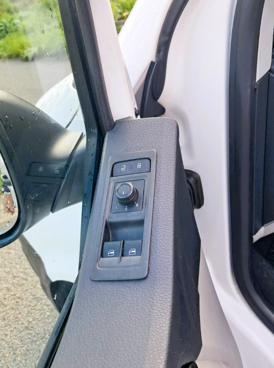 Volkswagen Caravelle 2.0 TDI – 9 posti (Iva Esposta)