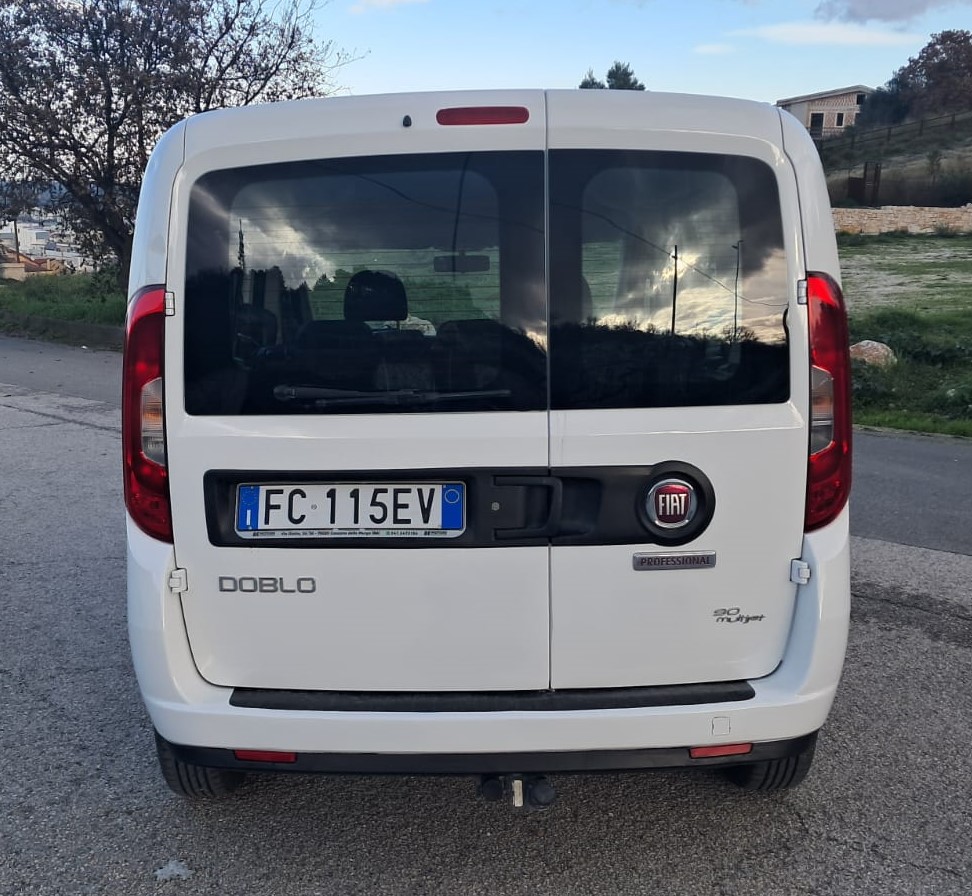 Fiat Doblò1.3 MTJ Autocarro con gancio traino N1 5 posti