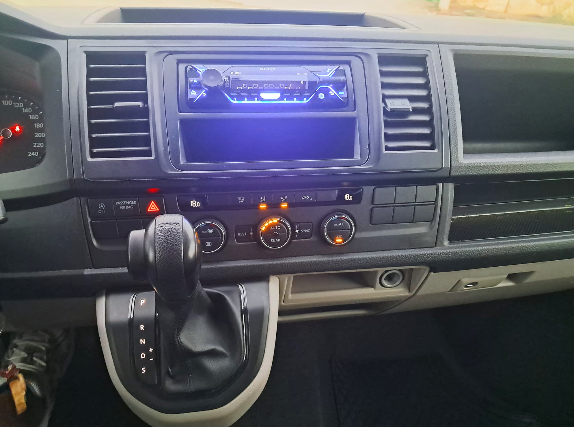Volkswagen Caravelle 2.0 TDI 150 CV DSG PC Comfortline – 9 posti (Iva Esposta)