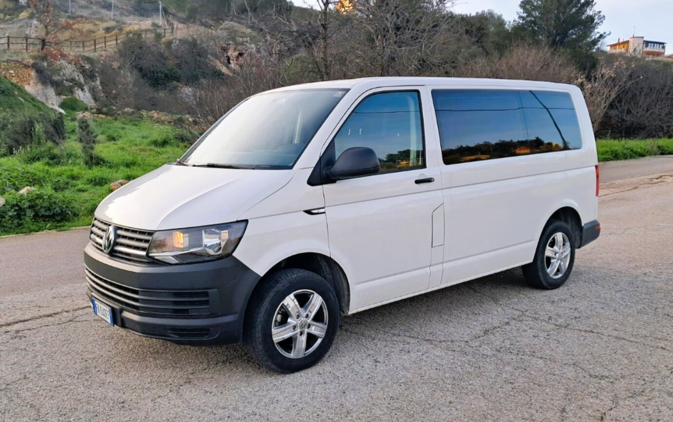 Volkswagen Caravelle 2.0 TDI – 9 posti (Iva Esposta)