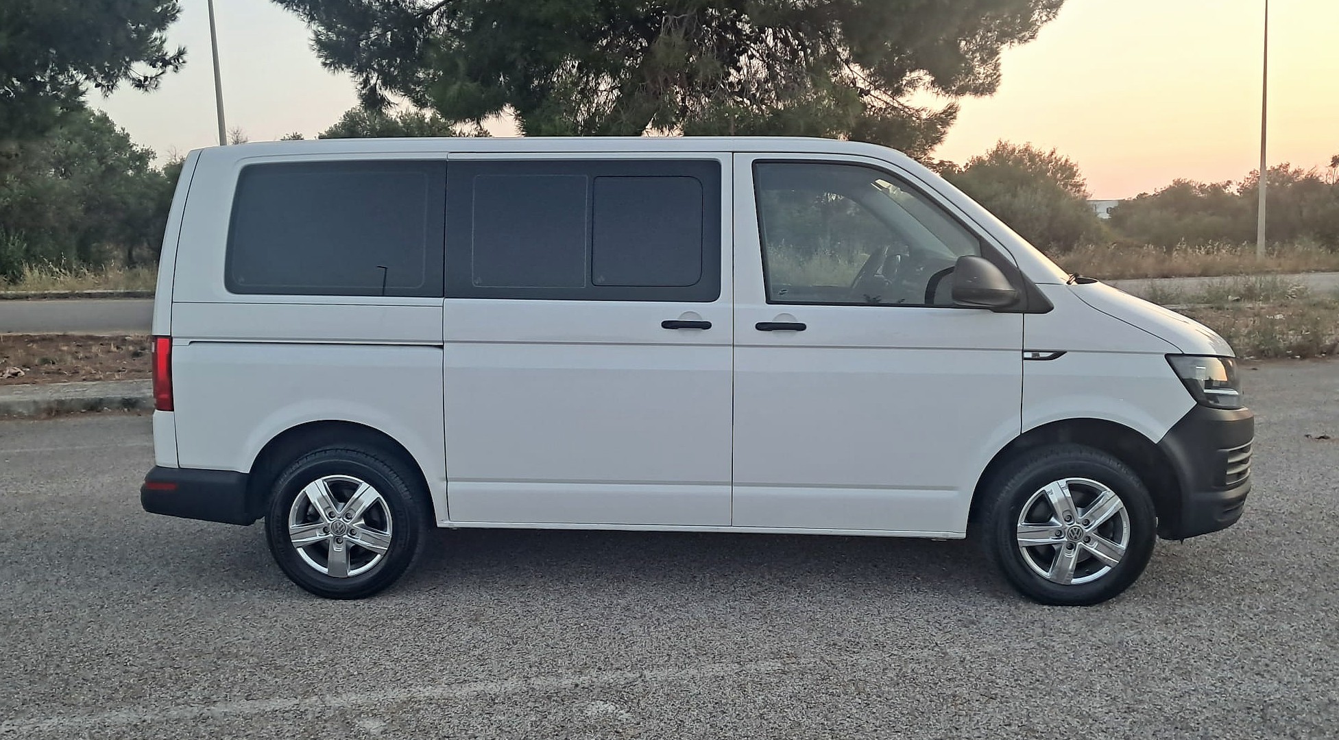 Volkswagen Caravelle 2.0 TDI – 9 posti (Iva Esposta)