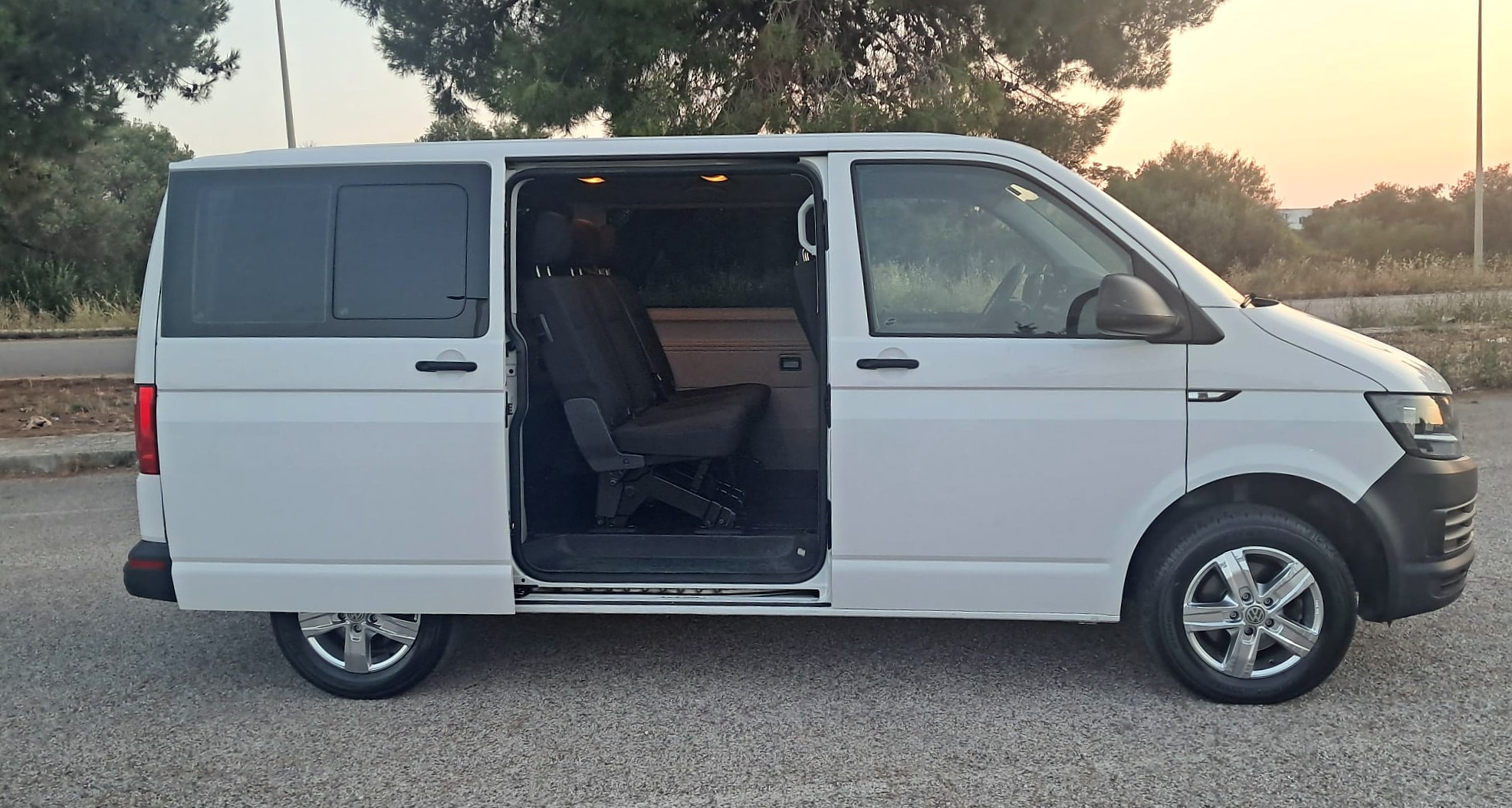 Volkswagen Caravelle 2.0 TDI – 9 posti (Iva Esposta)