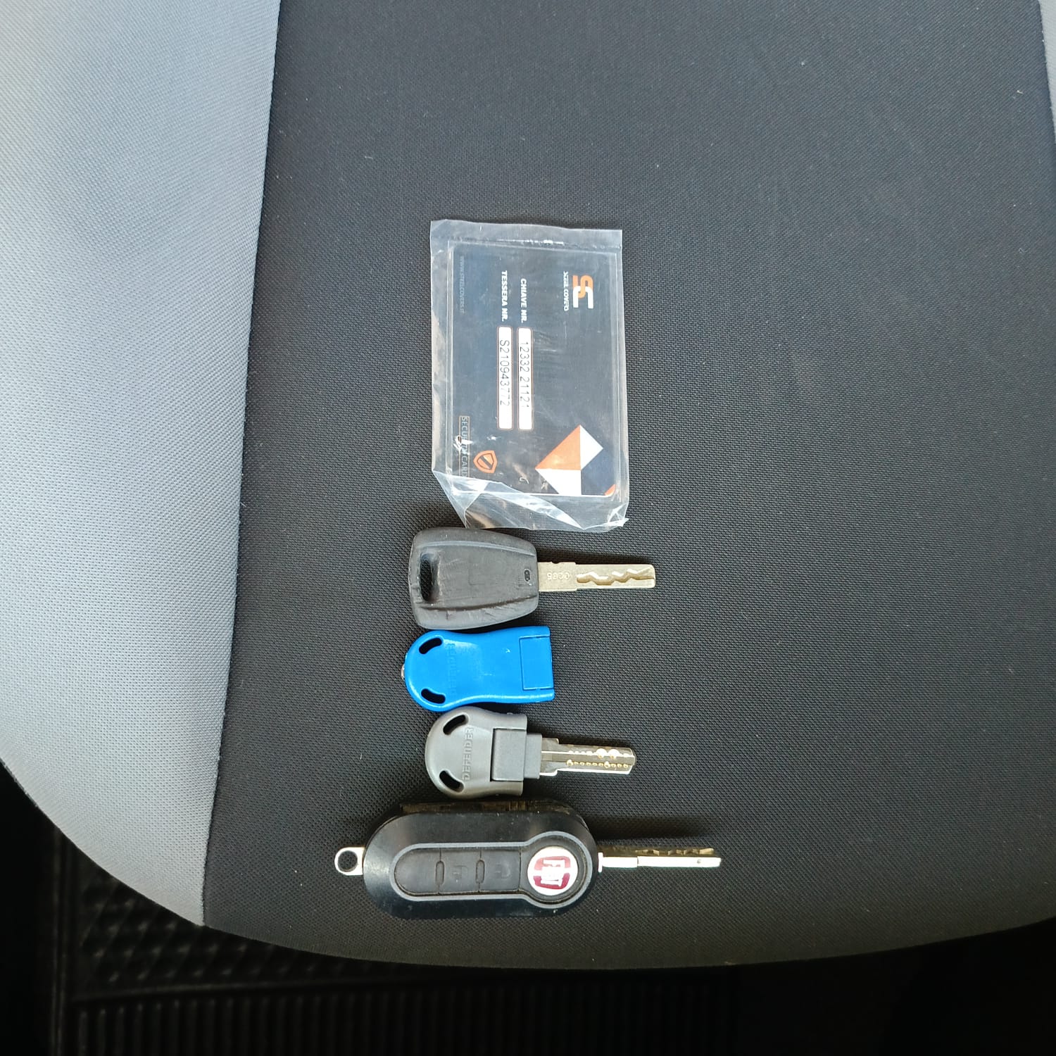 Fiat Doblò1.3 MTJ Autocarro con gancio traino N1 5 posti