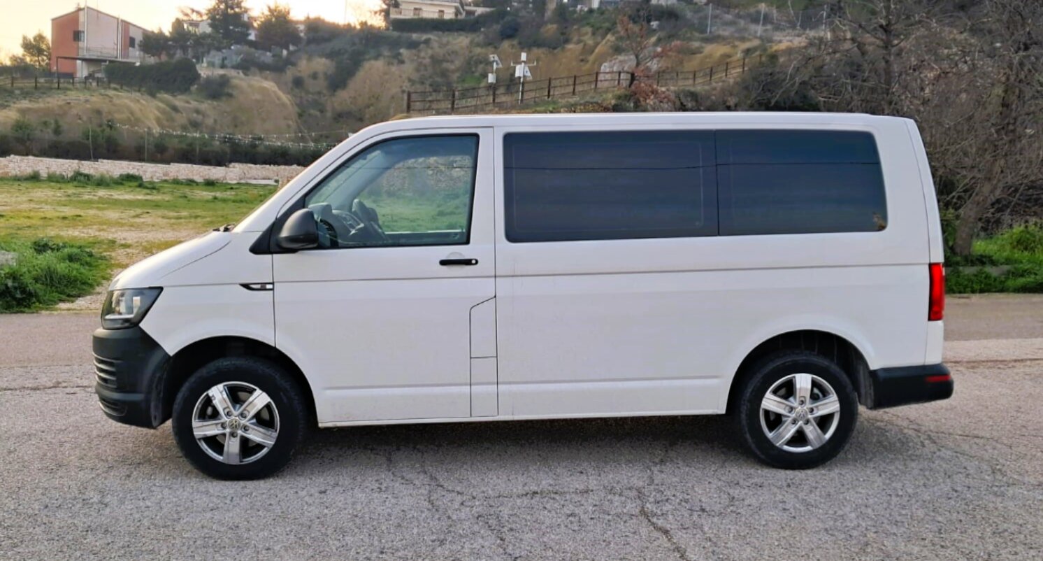 Volkswagen Caravelle 2.0 TDI – 9 posti (Iva Esposta)