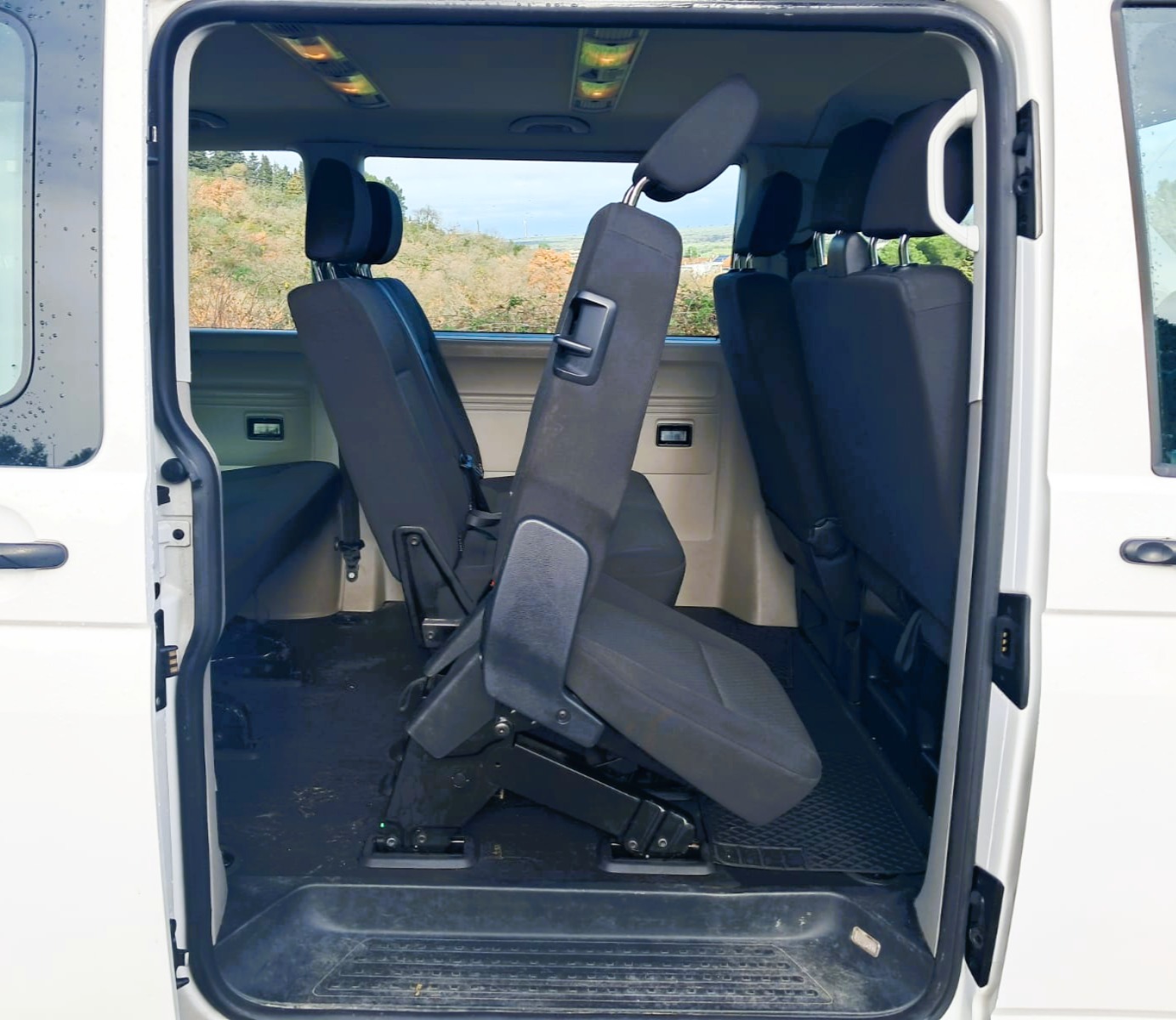 Volkswagen Caravelle 2.0 TDI – 9 posti (Iva Esposta)
