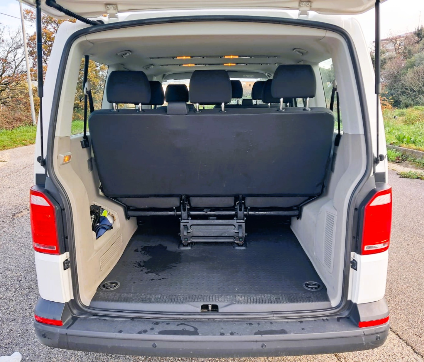 Volkswagen Caravelle 2.0 TDI – 9 posti (Iva Esposta)