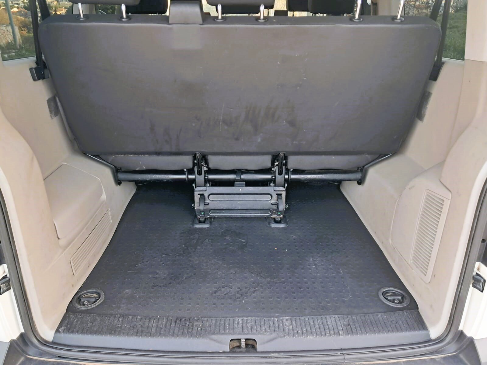Volkswagen Caravelle 2.0 TDI – 9 posti (Iva Esposta)
