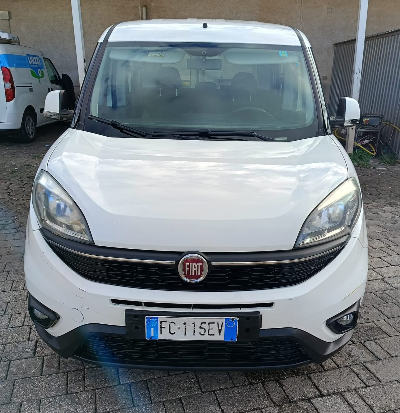 Fiat Doblò1.3 MTJ Autocarro con gancio traino N1 5 posti