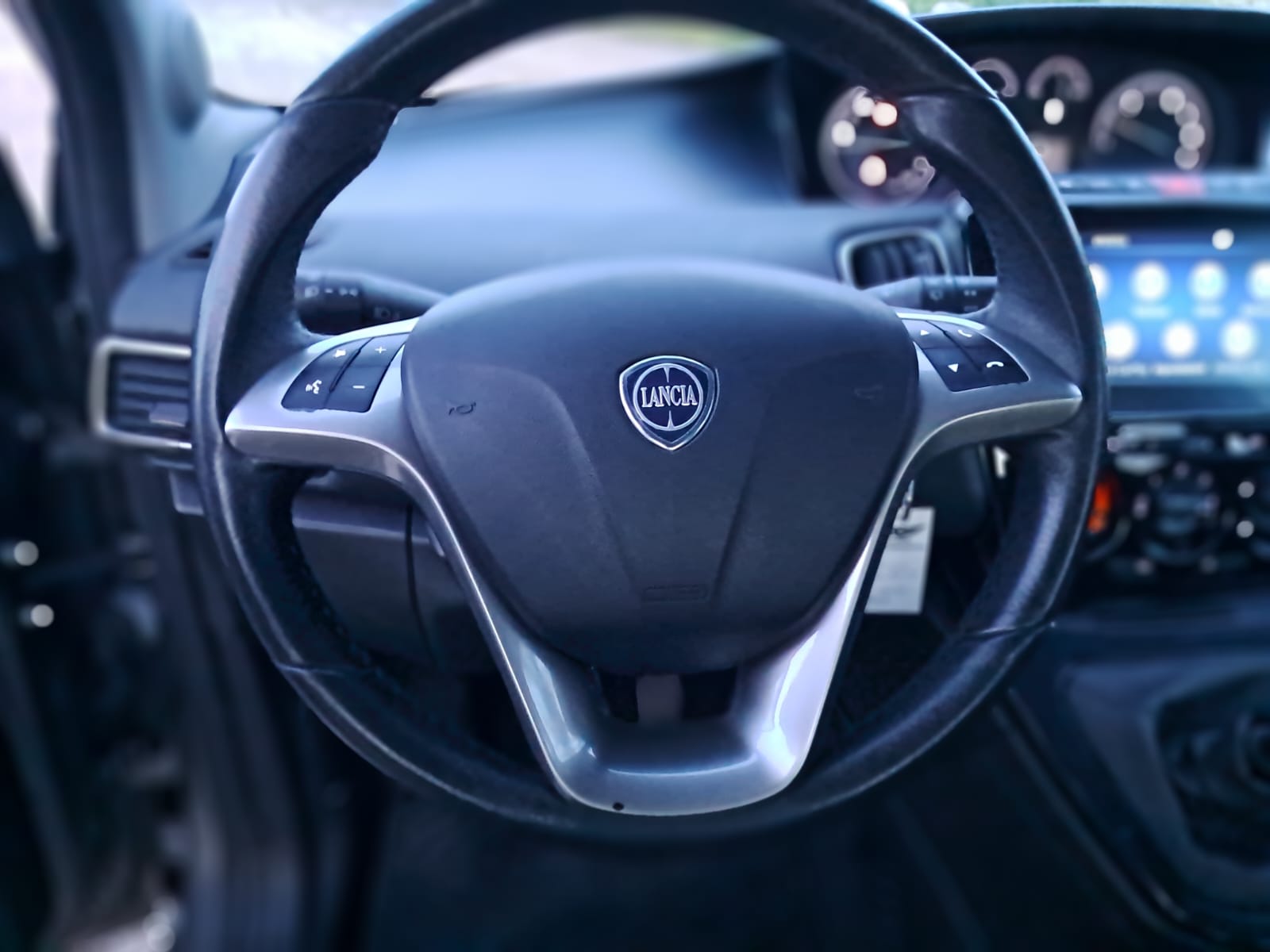 Lancia Ypsilon 1.0 FireFly 70cv S&S Hybrid GOLD (Iva Esposta)