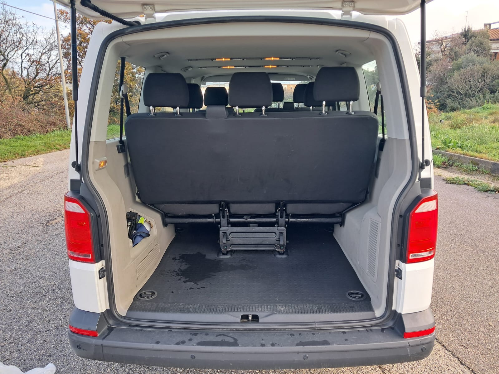 Volkswagen Caravelle 2.0 TDI – 9 posti (Iva Esposta)