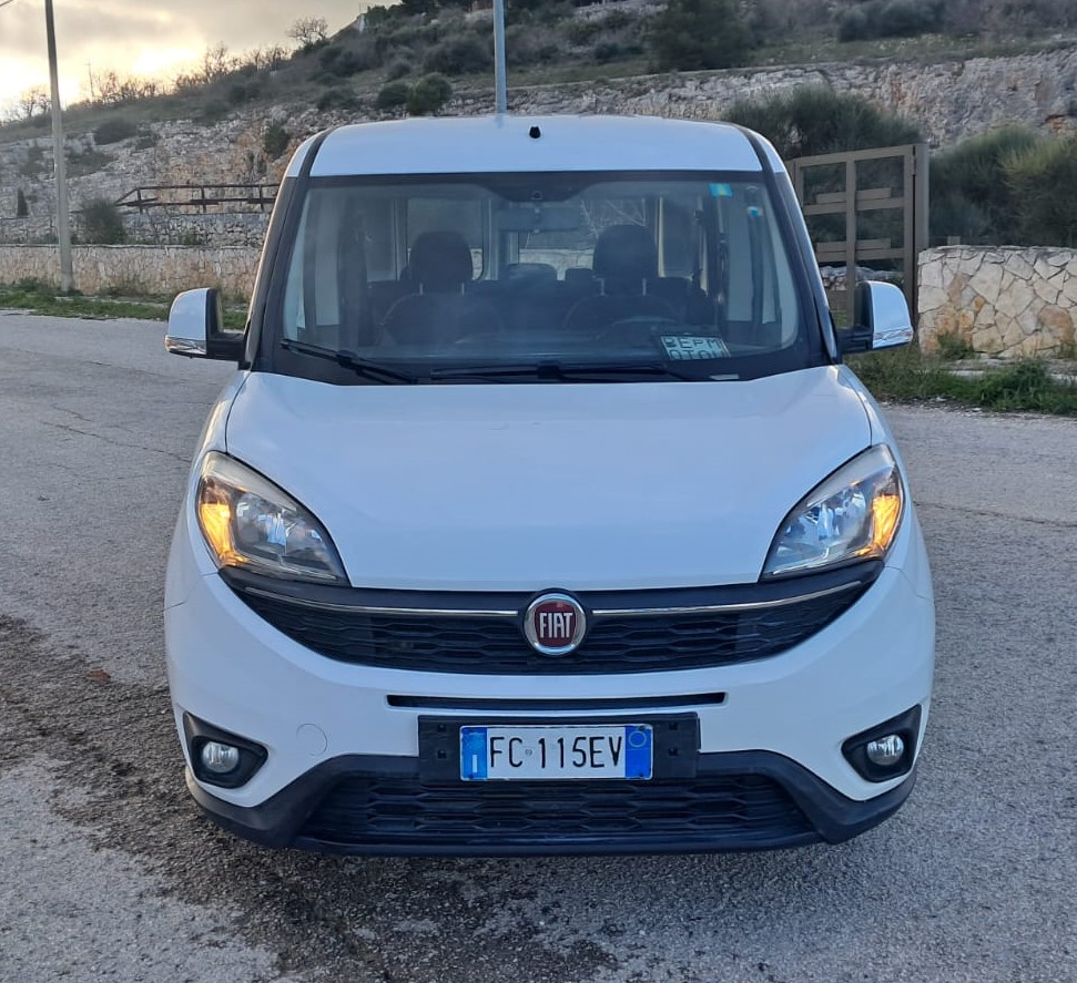 Fiat Doblò1.3 MTJ Autocarro con gancio traino N1 5 posti