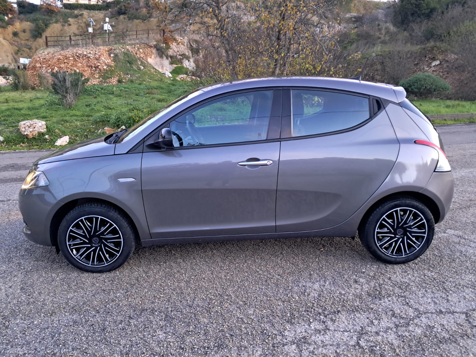 Lancia Ypsilon 1.0 FireFly 70cv S&S Hybrid GOLD (Iva Esposta)