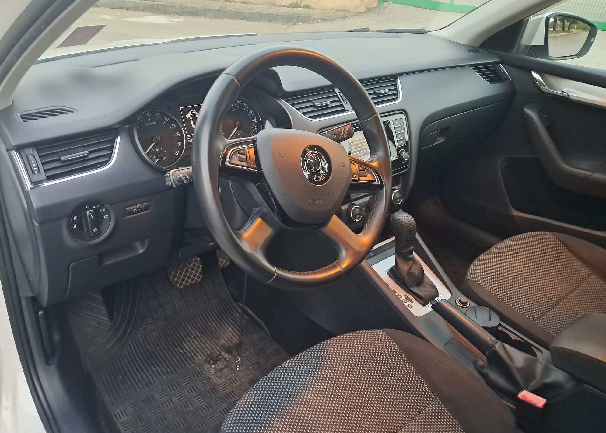 Skoda Octavia 1.6 TDI CR 105 CV DSG Wagon Ambition