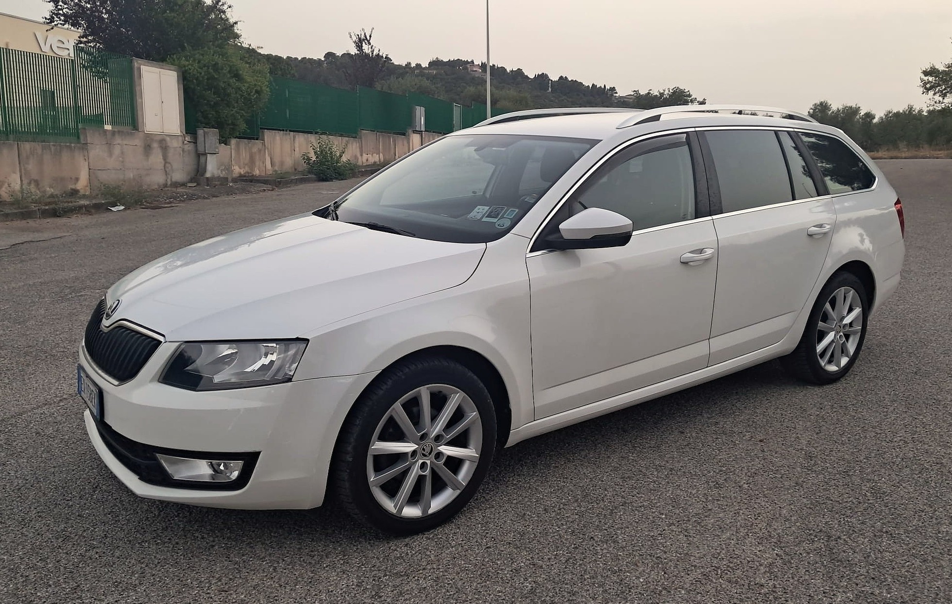 Skoda Octavia 1.6 TDI CR 105 CV DSG Wagon Ambition