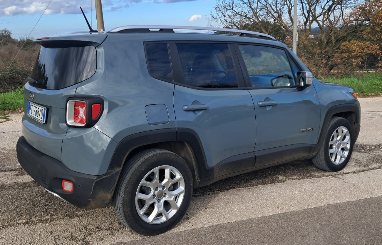 Jeep Renegade 1.6 Mtj 120 CV (eseguito tagliando completo con distribuzione)