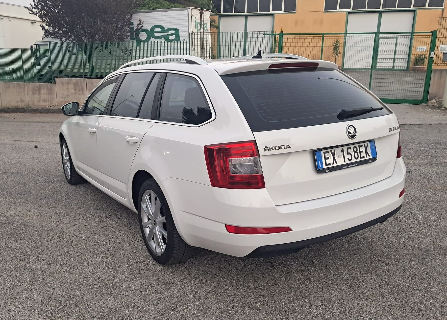 Skoda Octavia 1.6 TDI CR 105 CV DSG Wagon Ambition