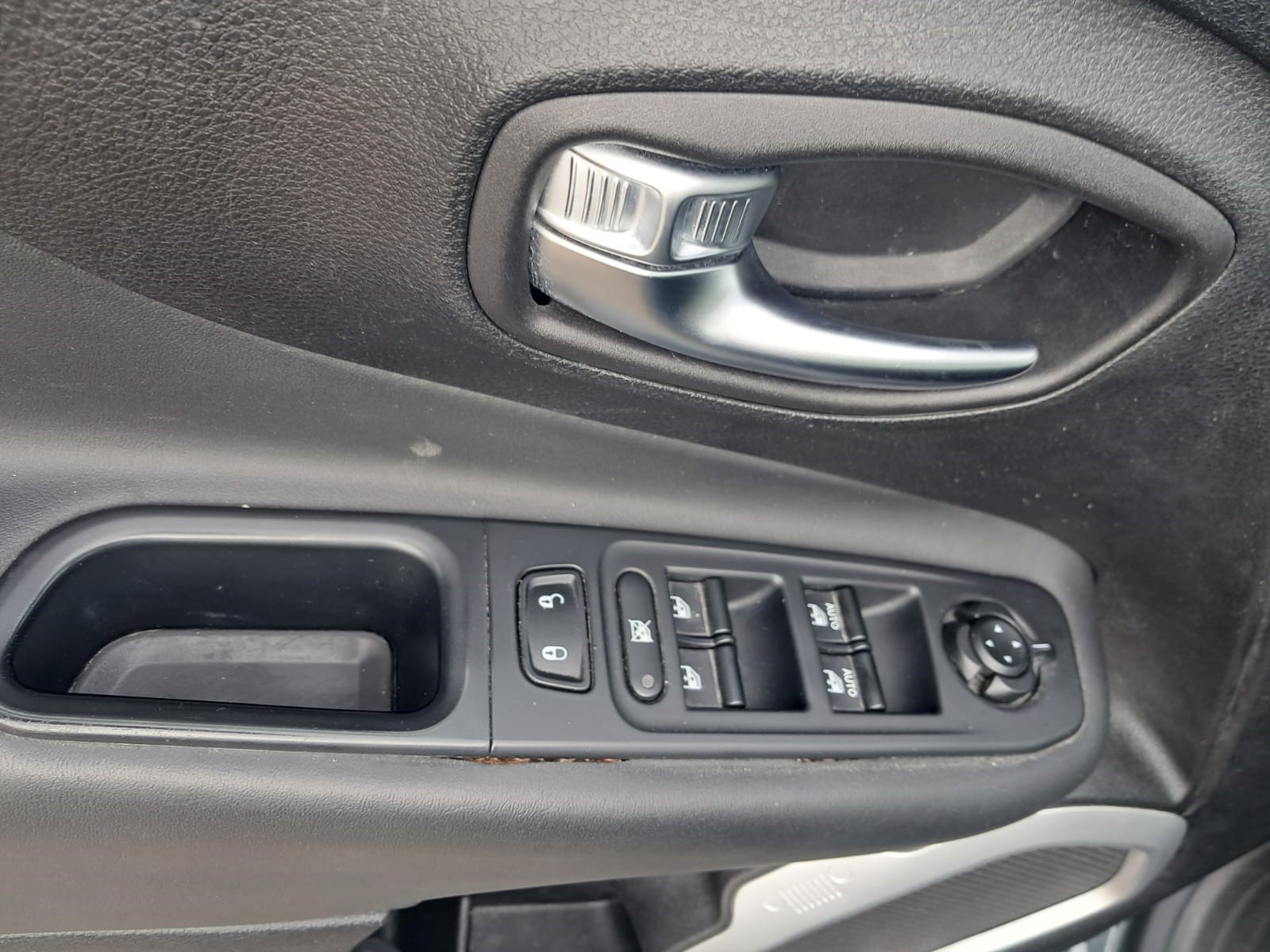 Jeep Renegade 1.6 Mtj 120 CV (eseguito tagliando completo con distribuzione)