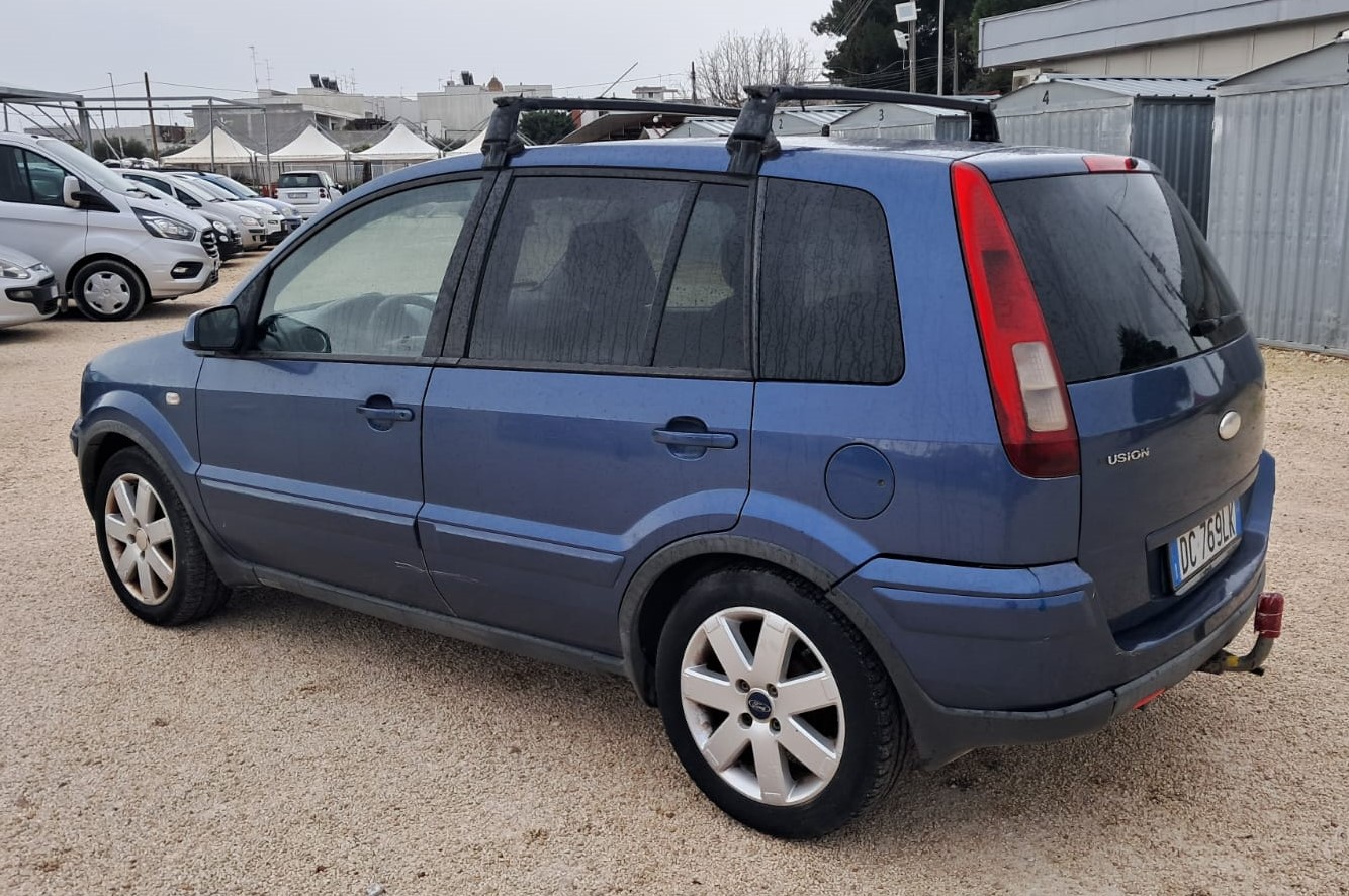 Ford Fusion 1.4 TDCi (con gancio traino)