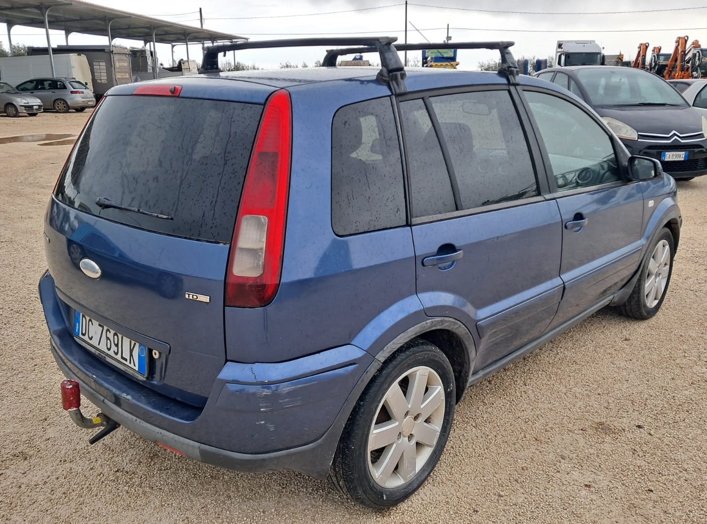 Ford Fusion 1.4 TDCi (con gancio traino)