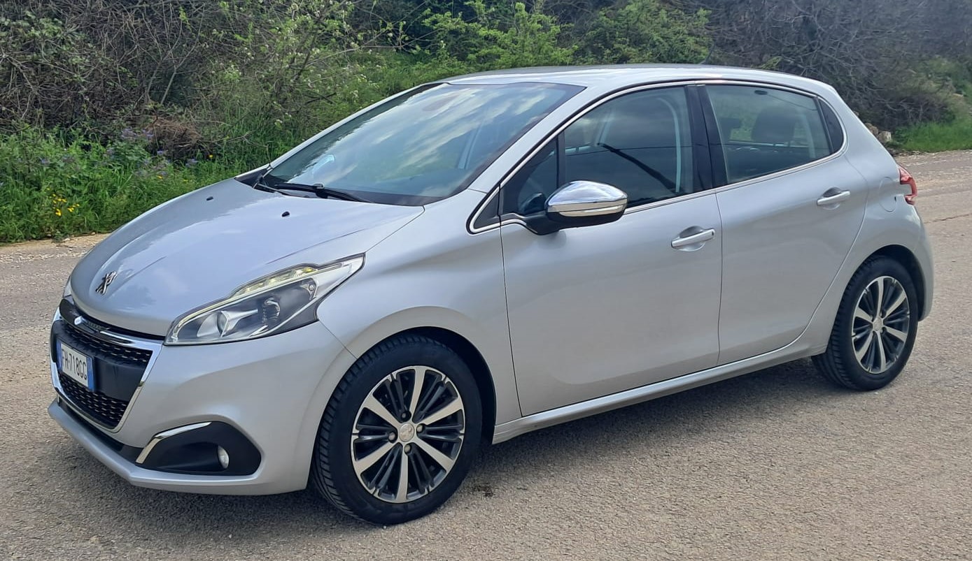 Peugeot 208 1.2 – 5 posti 60kw (Benzina/Gpl)