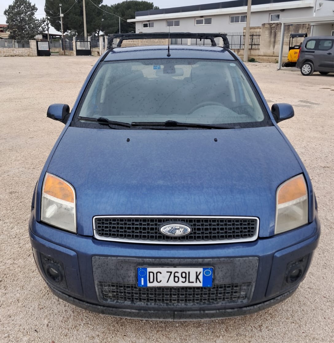 Ford Fusion 1.4 TDCi (con gancio traino)