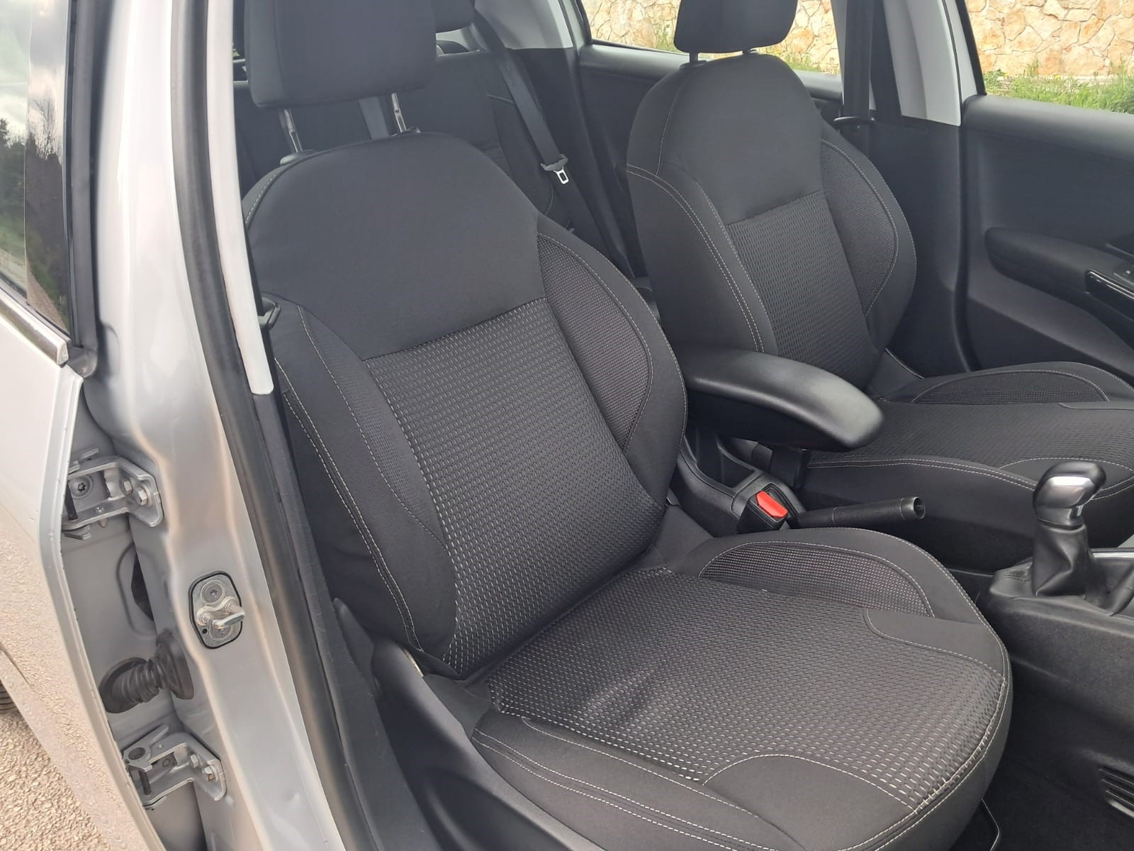 Peugeot 208 1.2 – 5 posti 60kw (Benzina/Gpl)