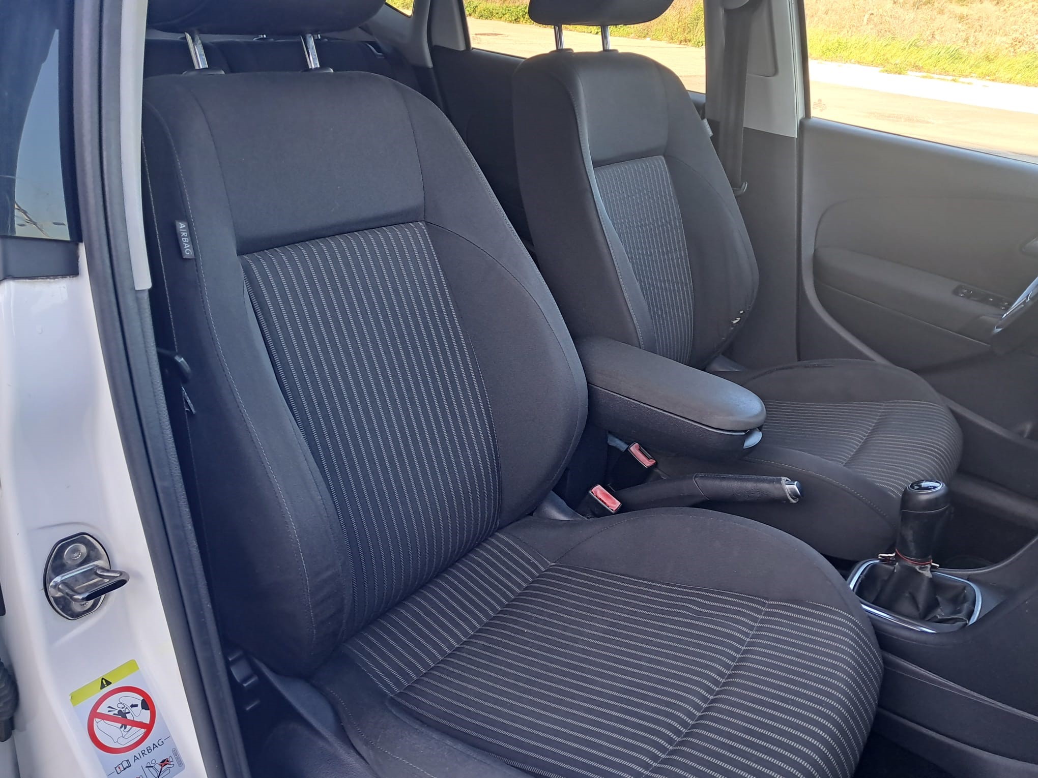 Volkswagen Polo1.6 TDI (con gancio traino e block shaft)