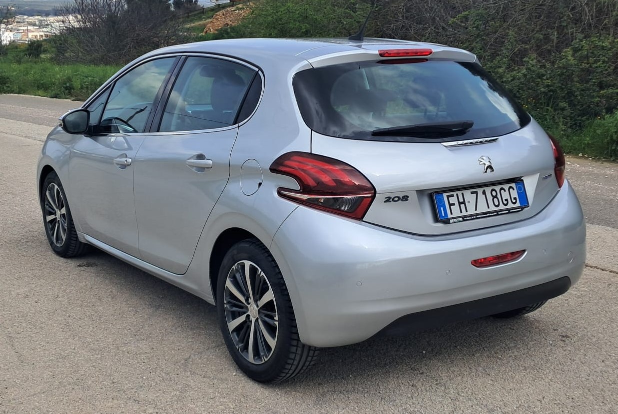 Peugeot 208 1.2 – 5 posti 60kw (Benzina/Gpl)