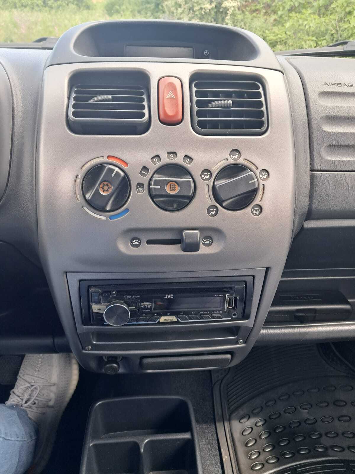 Opel Agila 1200 benz