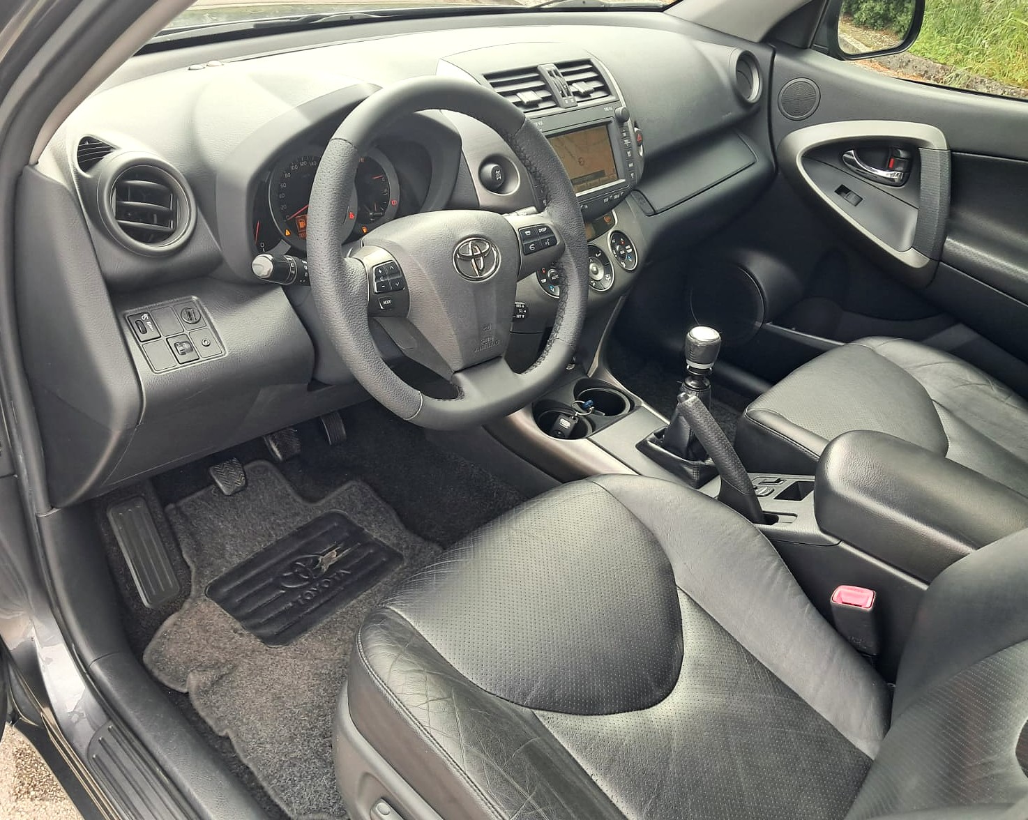 Toyota RAV4 2.2 D-4D 150 CV DPF Luxury, Diesel 150 cv, 5 porte