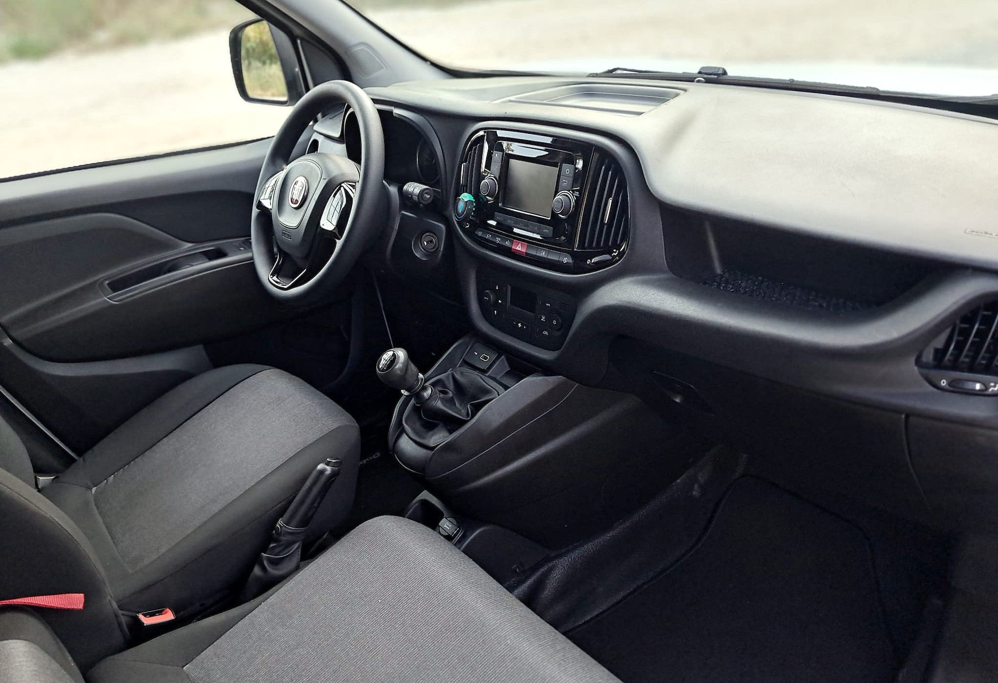 Fiat Doblo 1.6 MJT 105CV S&S PC-TN Cargo Lounge – 3 posti – Doppia porta laterale e voletto posteriore