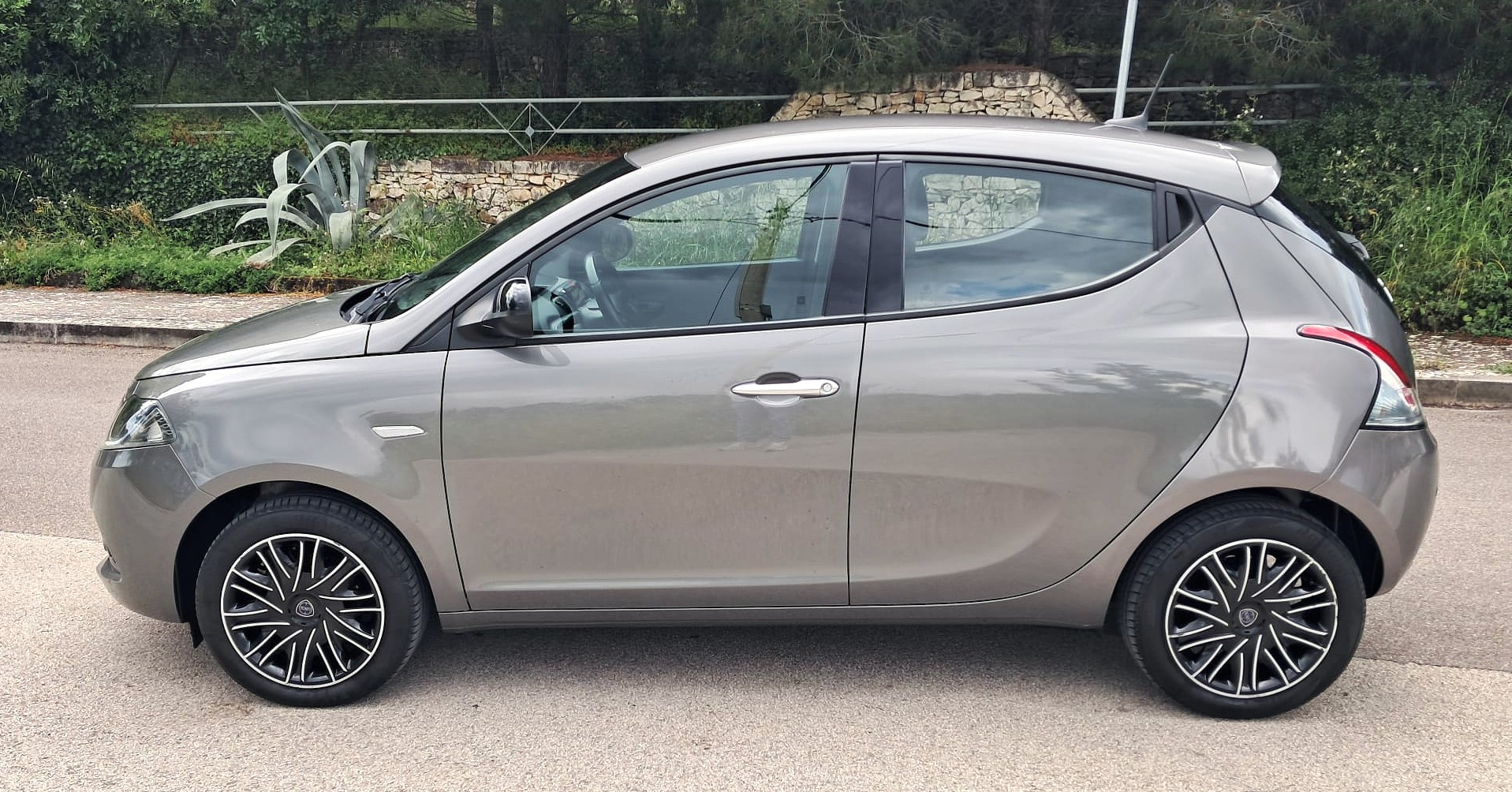 Lancia Ypsilon 1.0 FireFly 5 porte S&S Hybrid