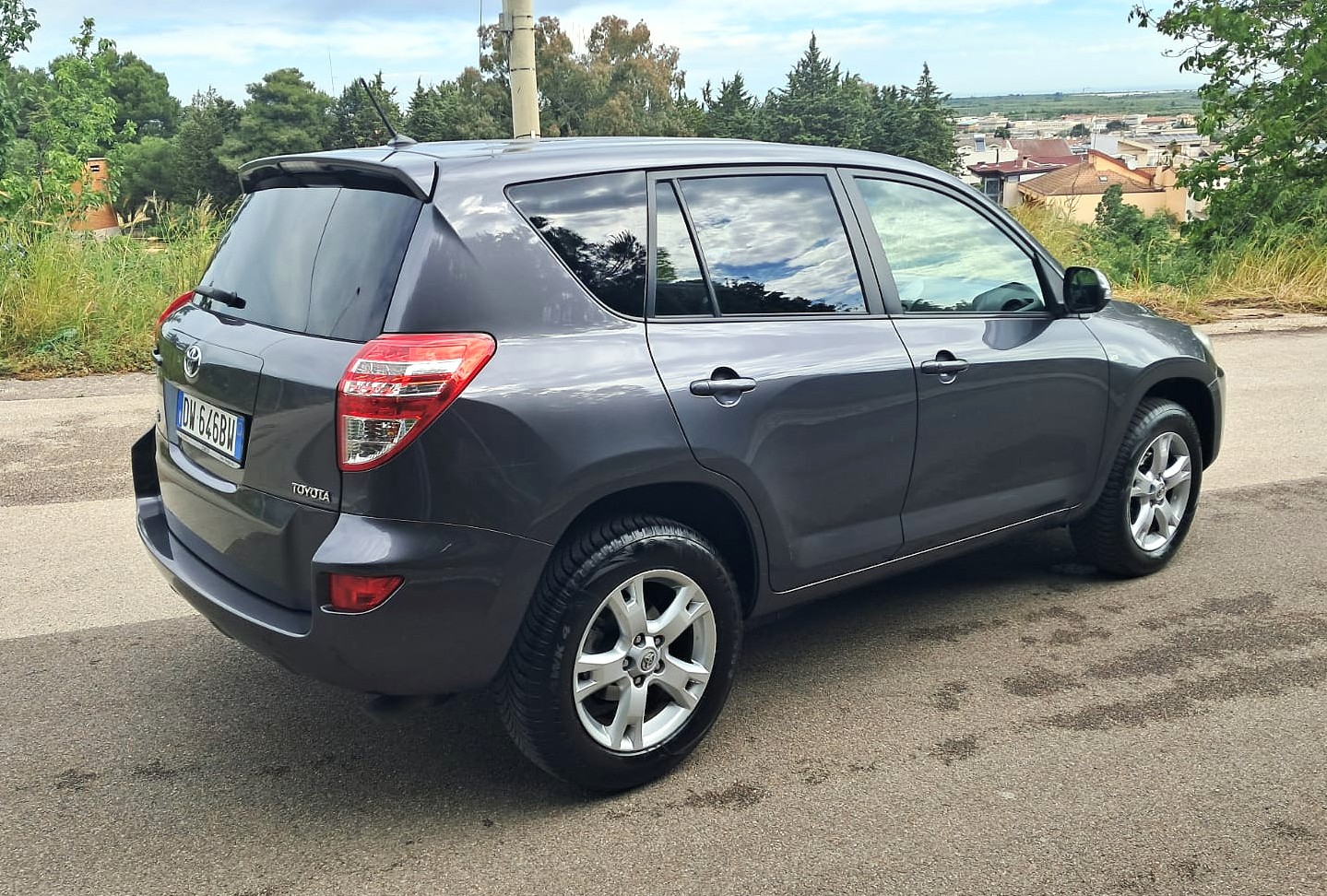 Toyota RAV4 2.2 D-4D 150 CV DPF Luxury, Diesel 150 cv, 5 porte