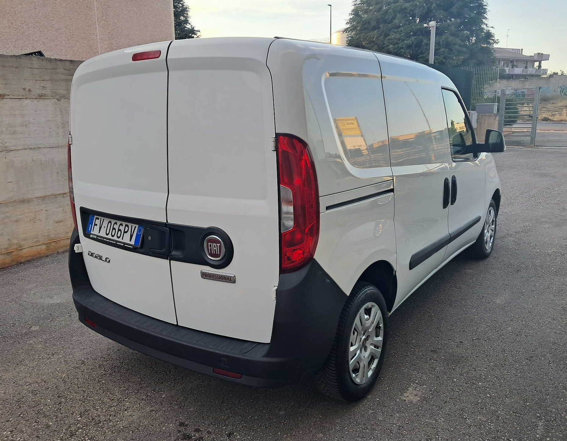Fiat Doblò 1.6 MJT 105CV PC-TN Cargo Lamierato SX – Doppia porta laterale (Iva Esposta)