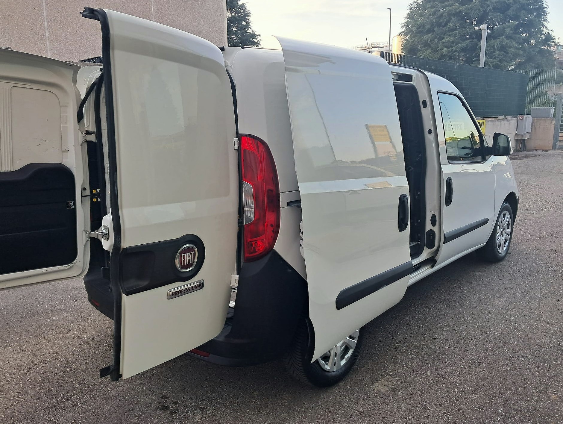 Fiat Doblò 1.6 MJT 105CV PC-TN Cargo Lamierato SX – Doppia porta laterale (Iva Esposta)