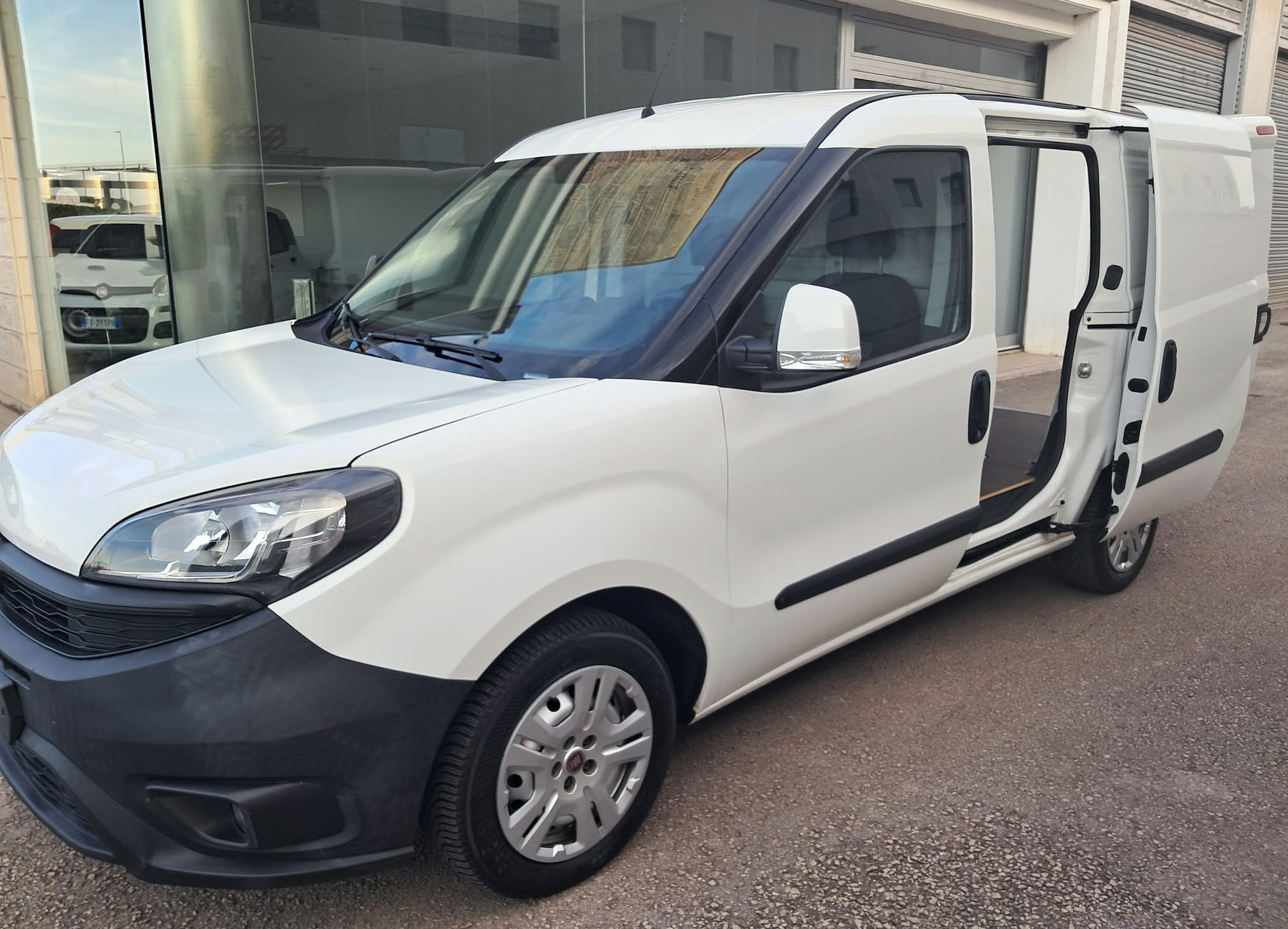 Fiat Doblò 1.6 MJT 105CV PC-TN Cargo Lamierato SX – Doppia porta laterale (Iva Esposta)