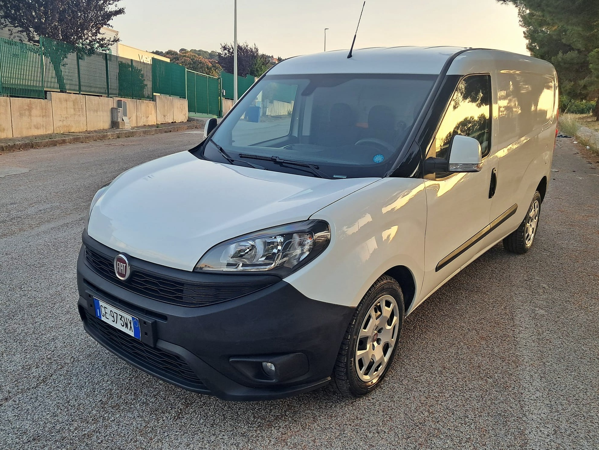 Doblò 1.6 MJT 105CV S&S PL-TN Cargo Maxi Lounge – 3 posti