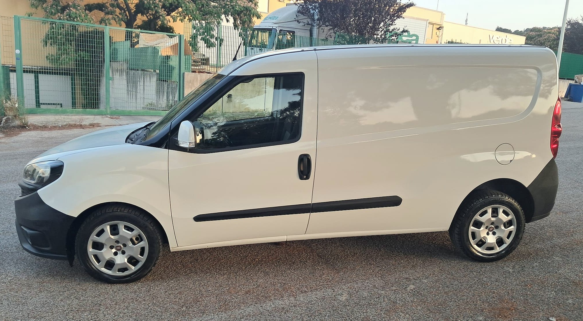 Doblò 1.6 MJT 105CV S&S PL-TN Cargo Maxi Lounge – 3 posti