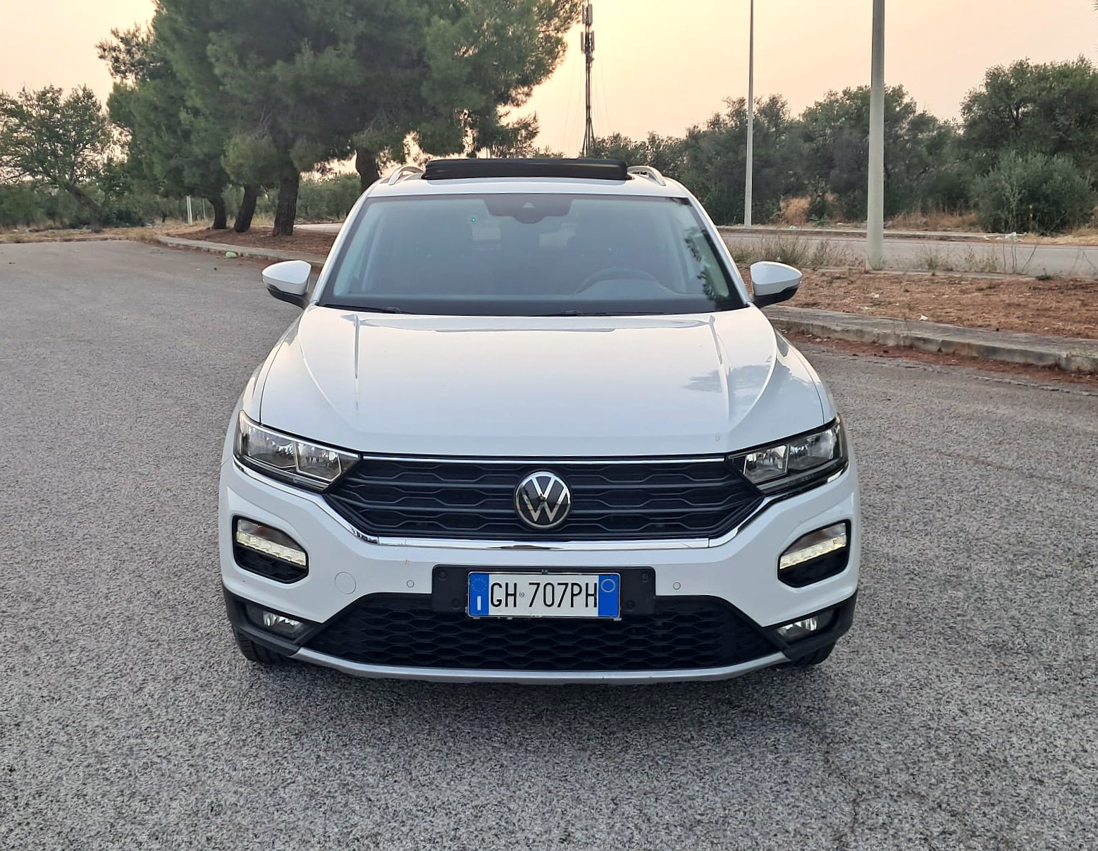 Volkswagen T-Roc 2.0 TDI SCR 150 CV DSG Business con tetto panoramico (IVA Esposta)